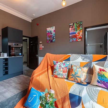 Art-Filled Bohemian 1 Bedroom Apt 2 Beds Colourful Praise Inn Apartment Кингстън ъпон Хъл Екстериор снимка