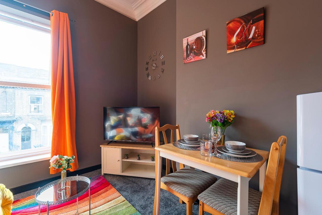 Art-Filled Bohemian 1 Bedroom Apt 2 Beds Colourful Praise Inn Apartment Кингстън ъпон Хъл Екстериор снимка